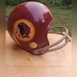 VINTAGE WASHINGTON REDSKINS 1972-1977 NFL Riddell TK Suspension Football Helmet.